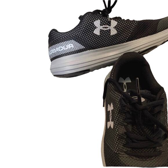 UNDER ARMOUR WOMEN’S SURGE RUNNING SHOE in Black and Gray Size 9 - Picture 4 of 7